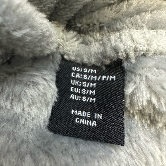 Tahari Plush Grey Robe in Gift Box Small/Medium - Picture 3 of 3